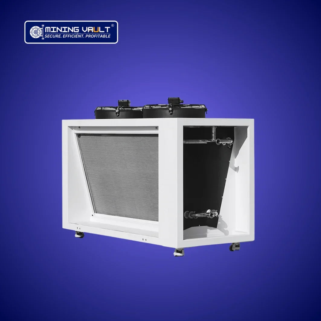 Refroidisseur industriel blanc sur fond bleu avec ventilateurs noirs sur le dessus, logo Mining Vault